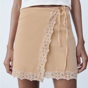 ZARA Wrap Skirt Beige/Cream with Lace Trim